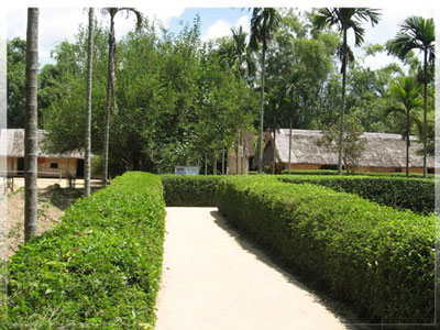 Visiter le village natal de l Oncle Hô en mai